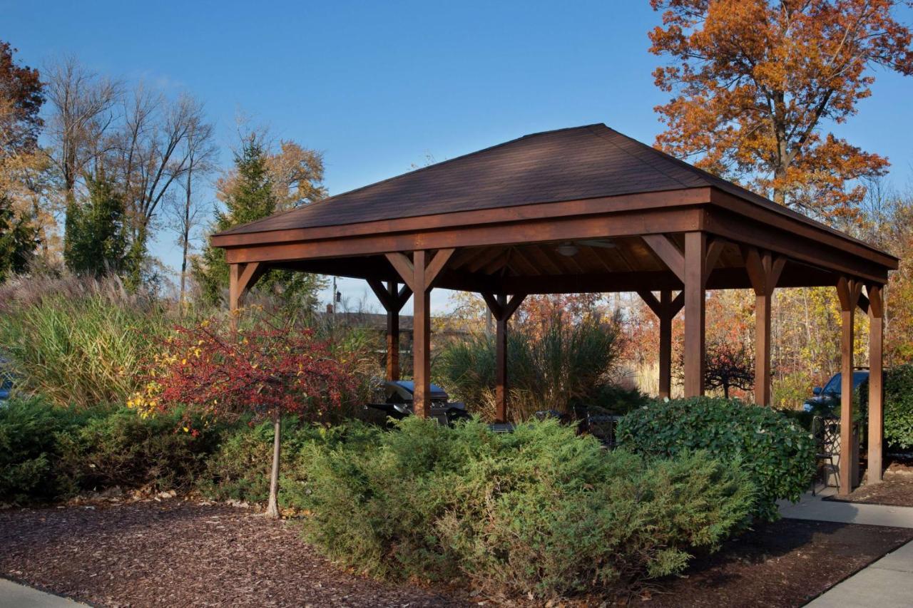 Sonesta Simply Suites Cleveland North Olmsted Airport Exteriér fotografie