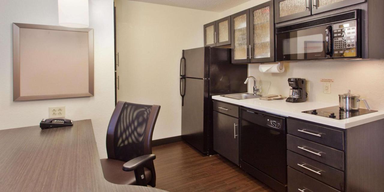 Sonesta Simply Suites Cleveland North Olmsted Airport Exteriér fotografie