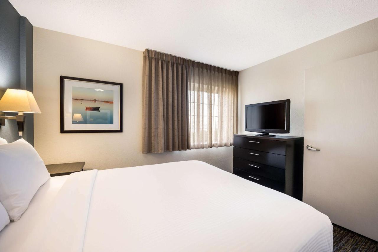 Sonesta Simply Suites Cleveland North Olmsted Airport Exteriér fotografie
