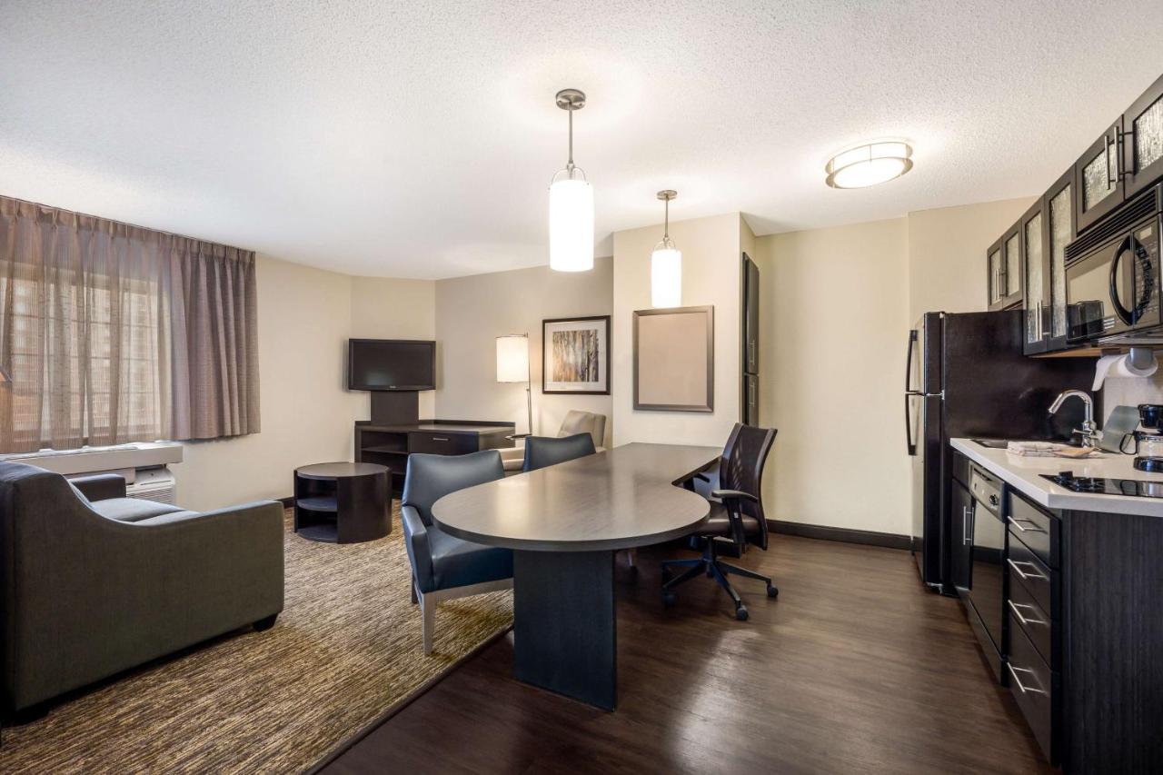 Sonesta Simply Suites Cleveland North Olmsted Airport Exteriér fotografie